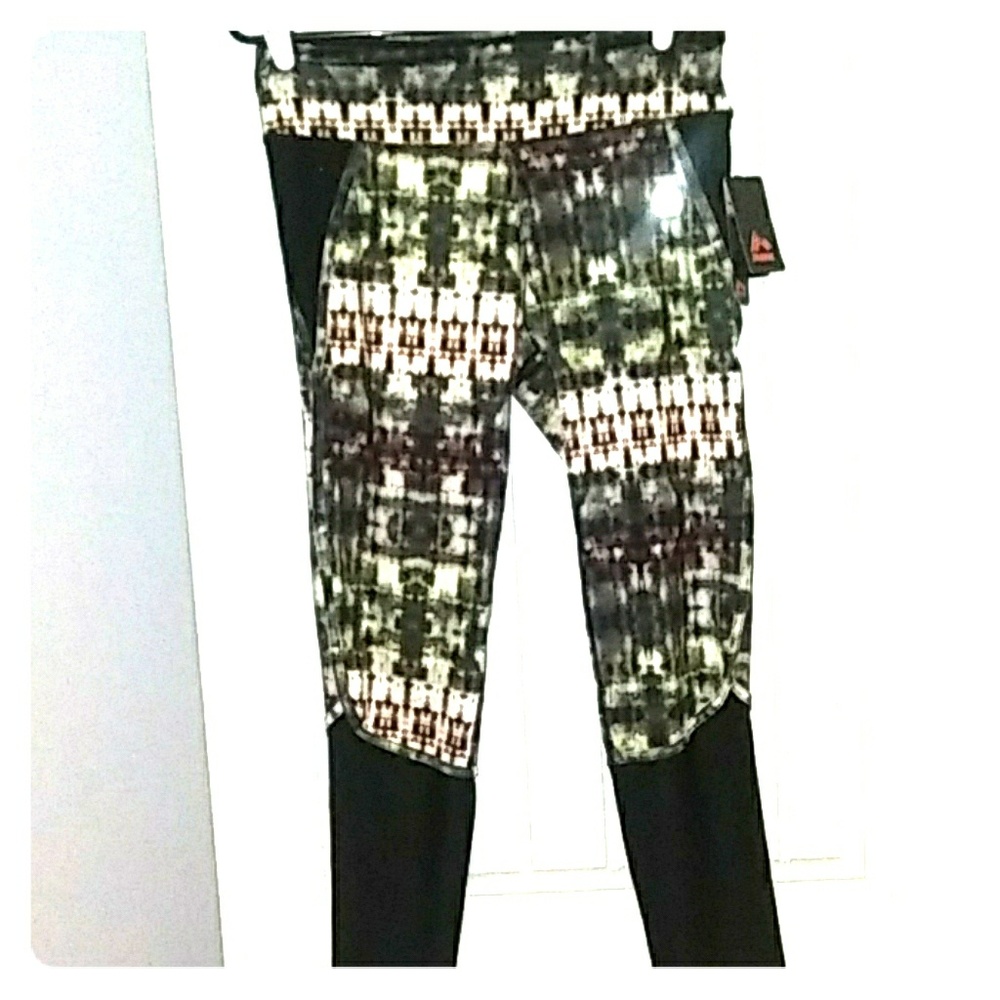 Brand new w/tags Reebok workout yoga pants